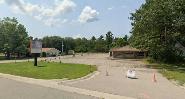 Big Boy Restaurants (Elias Brothers, Elias Bros) - Oscoda Twp 3511 Us-23 (newer photo)